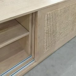 Living Amity Oak TV 4 Door Clear