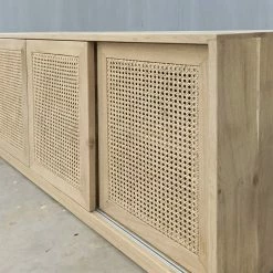 Living Amity Oak TV 4 Door Clear